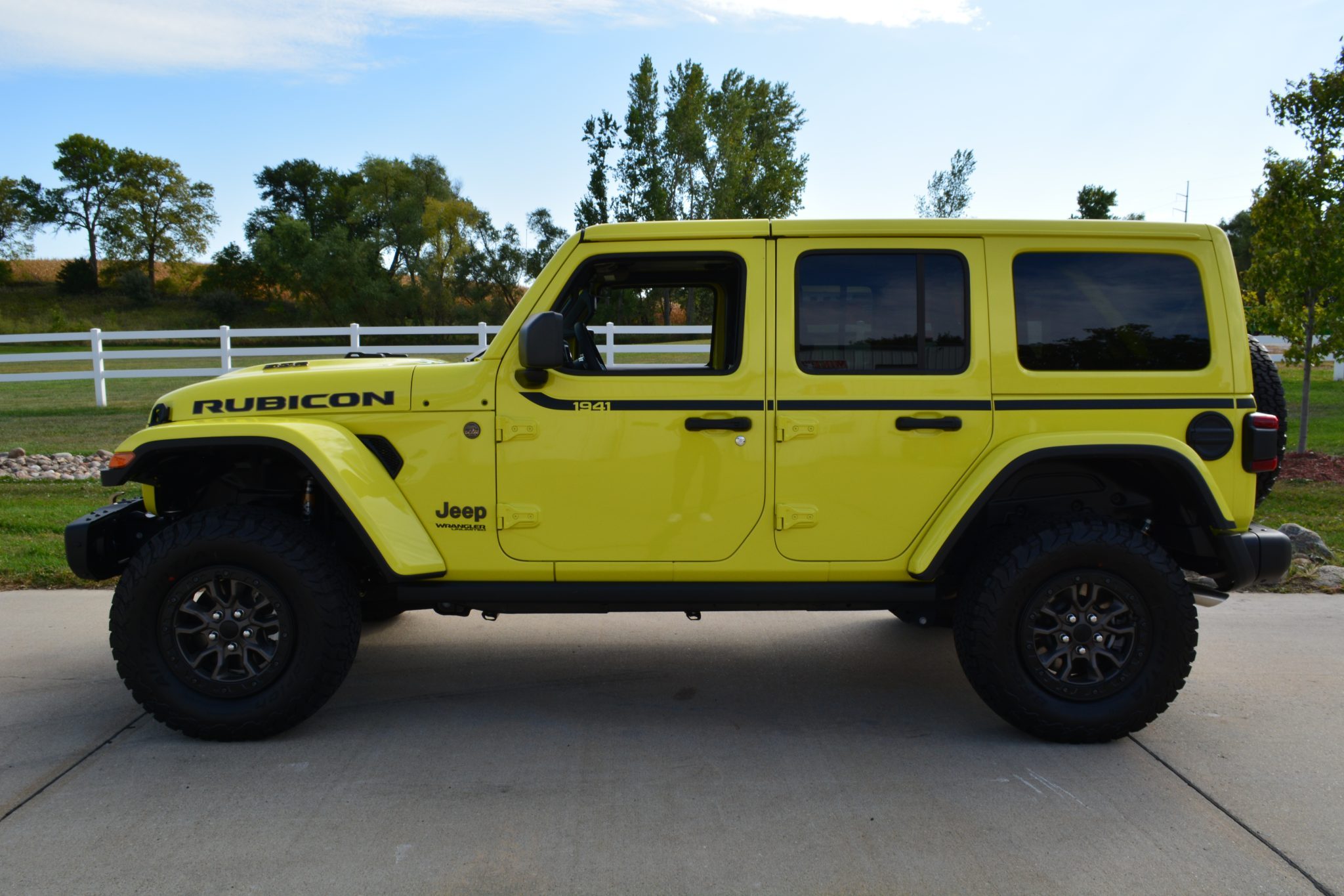 2022 Jeep Wrangler Rubicon, photo 3 of 18