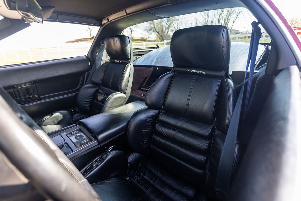 1990 Chevrolet Corvette ZR-1, photo 10 of 17