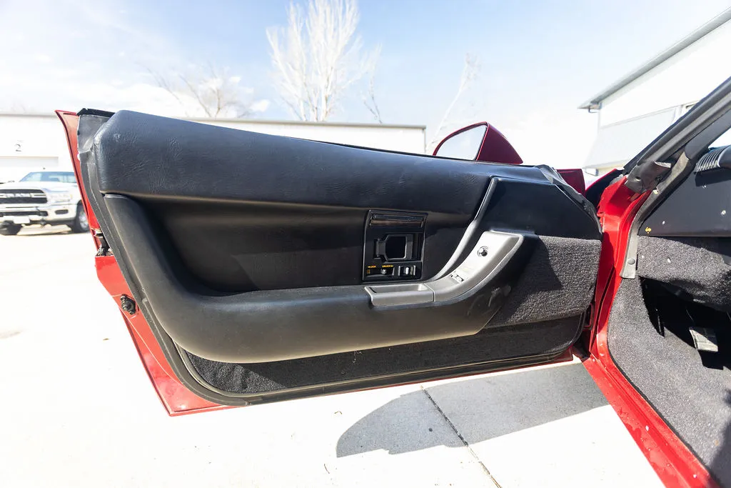 1990 Chevrolet Corvette ZR-1, photo 13 of 17