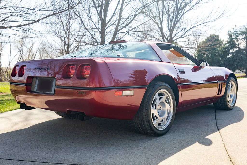 1990 Chevrolet Corvette ZR-1, photo 5 of 17