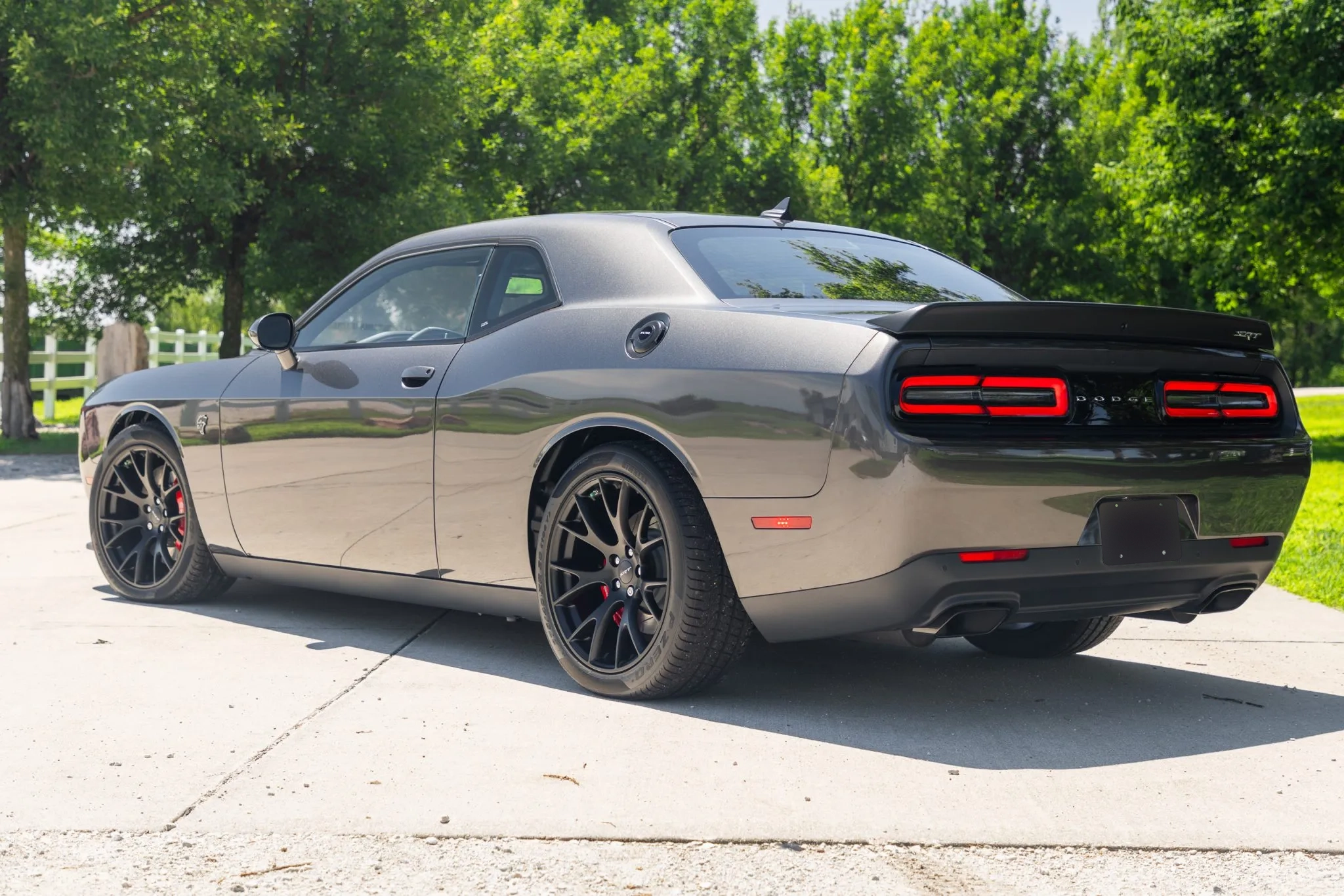 2016 Dodge Challenger SRT, photo 3 of 17