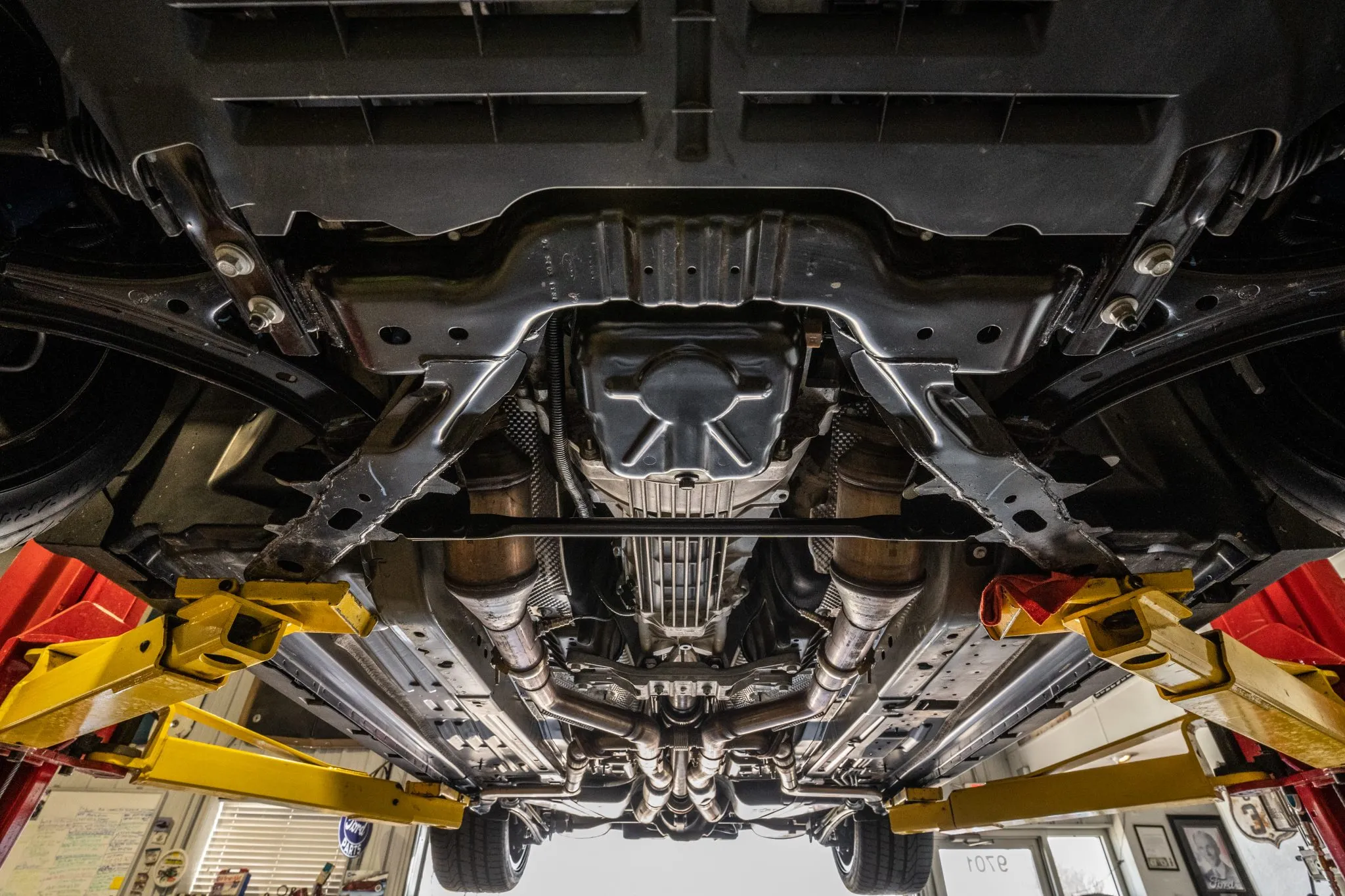 2012 Ford Mustang, photo 17 of 18