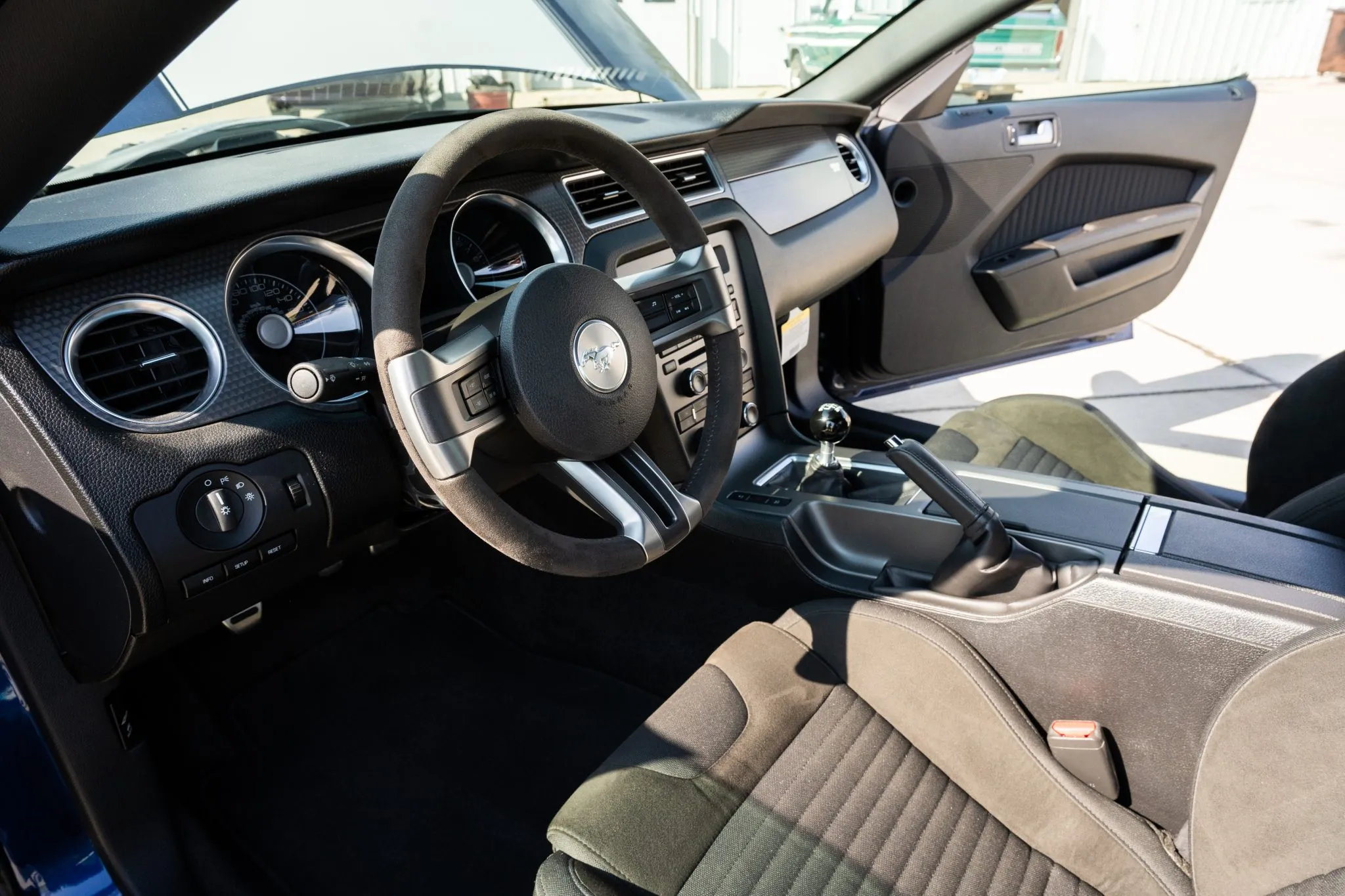 2012 Ford Mustang, photo 9 of 18